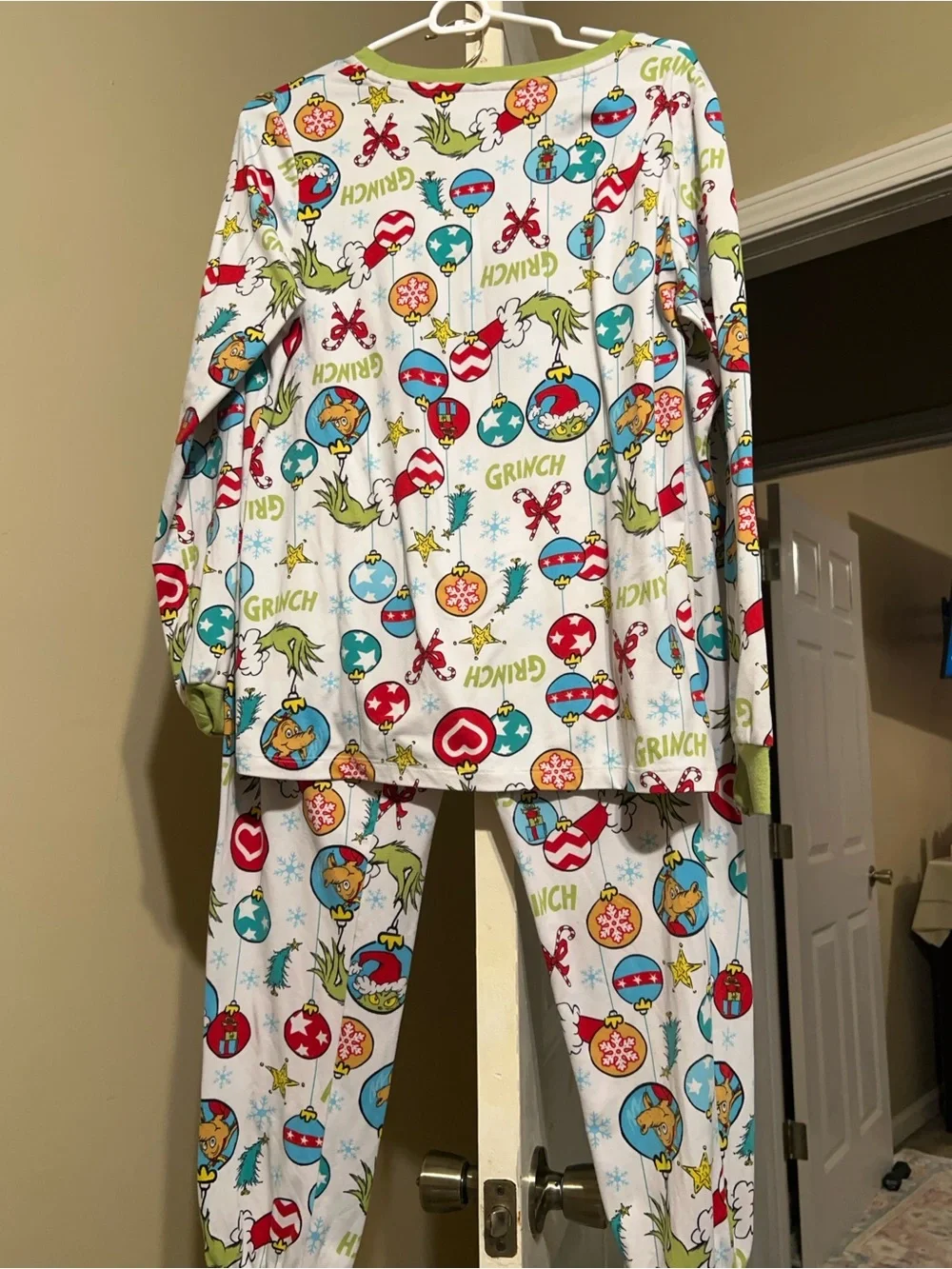 Grinch Holiday Pajama Set- Girls- 8/10
